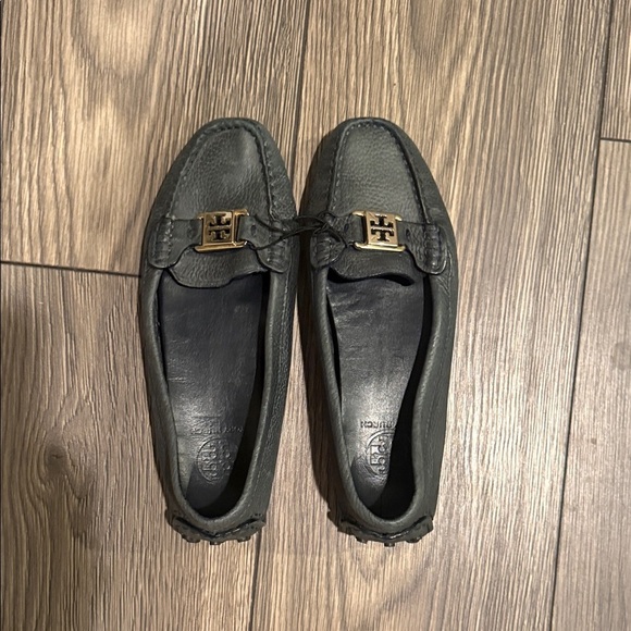 Tory Burch Shoes - Tory Burch Kendrick Black Leather Driving Loafers with Gold Logo Classic Comfort